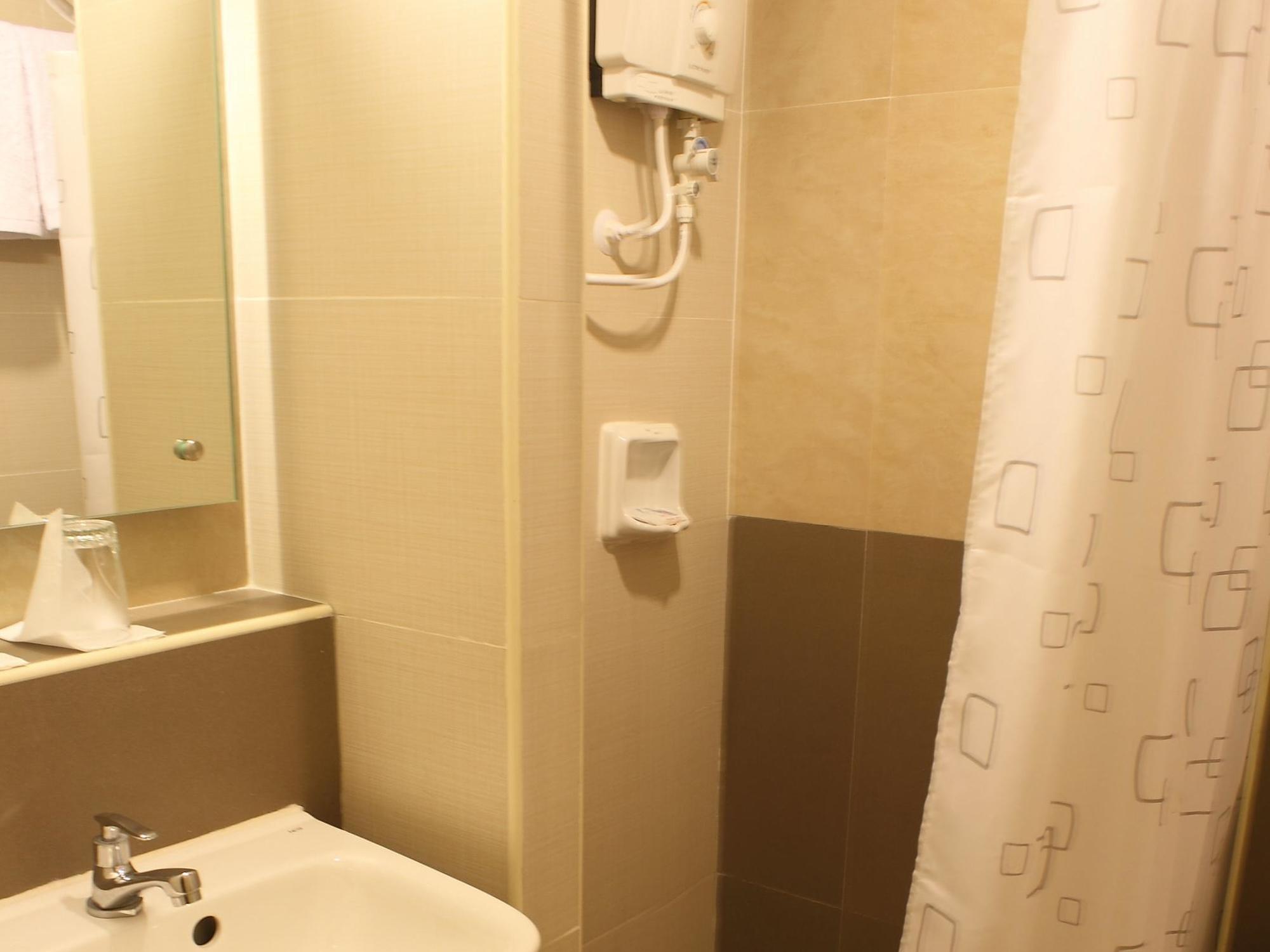 The Center Suites Cebu Bagian luar foto