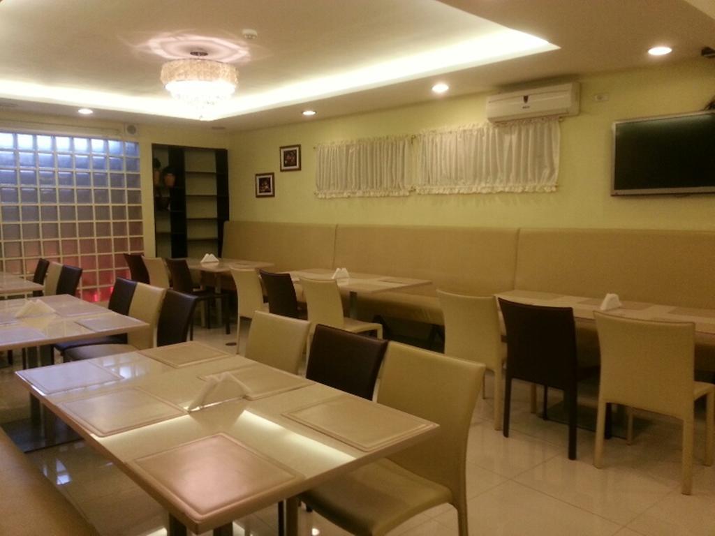 The Center Suites Cebu Bagian luar foto