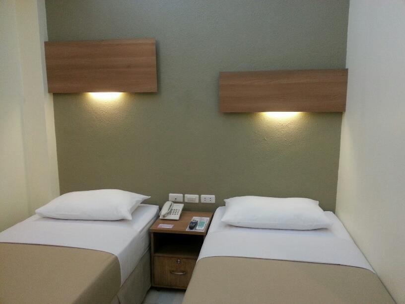 The Center Suites Cebu Bagian luar foto