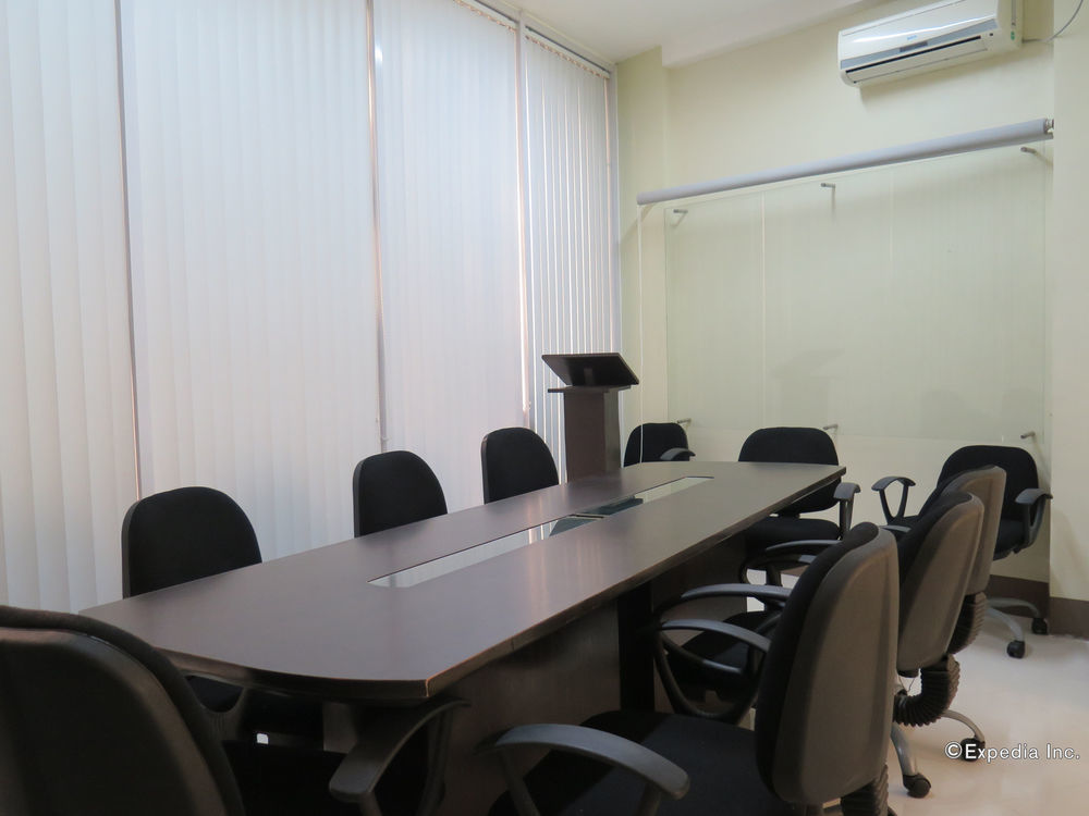The Center Suites Cebu Bagian luar foto