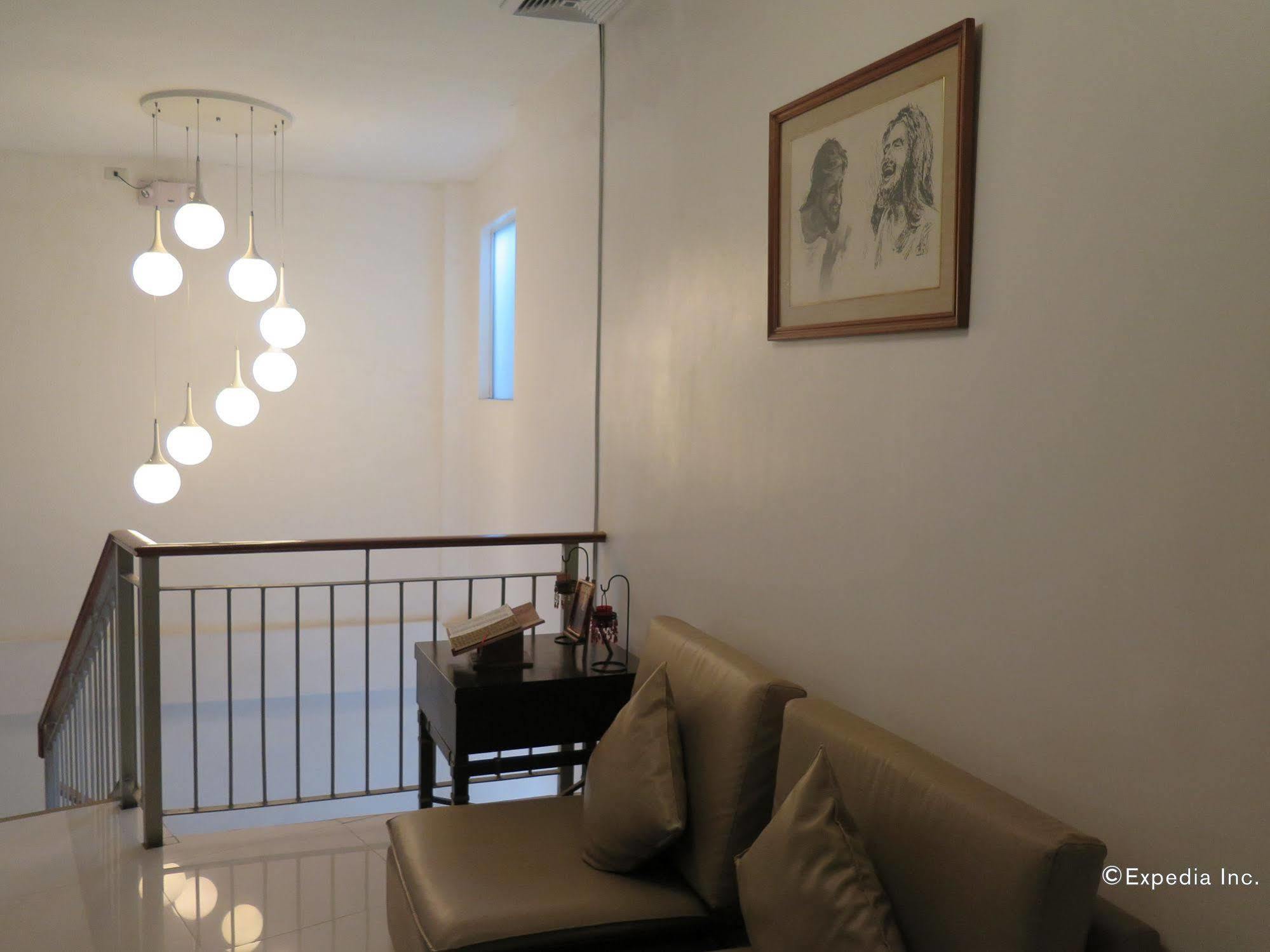 The Center Suites Cebu Bagian luar foto