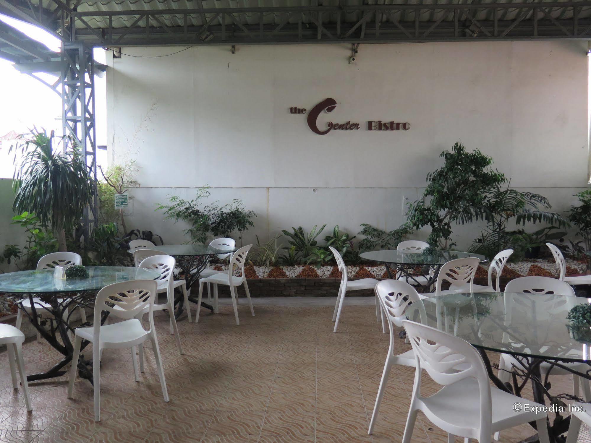 The Center Suites Cebu Bagian luar foto
