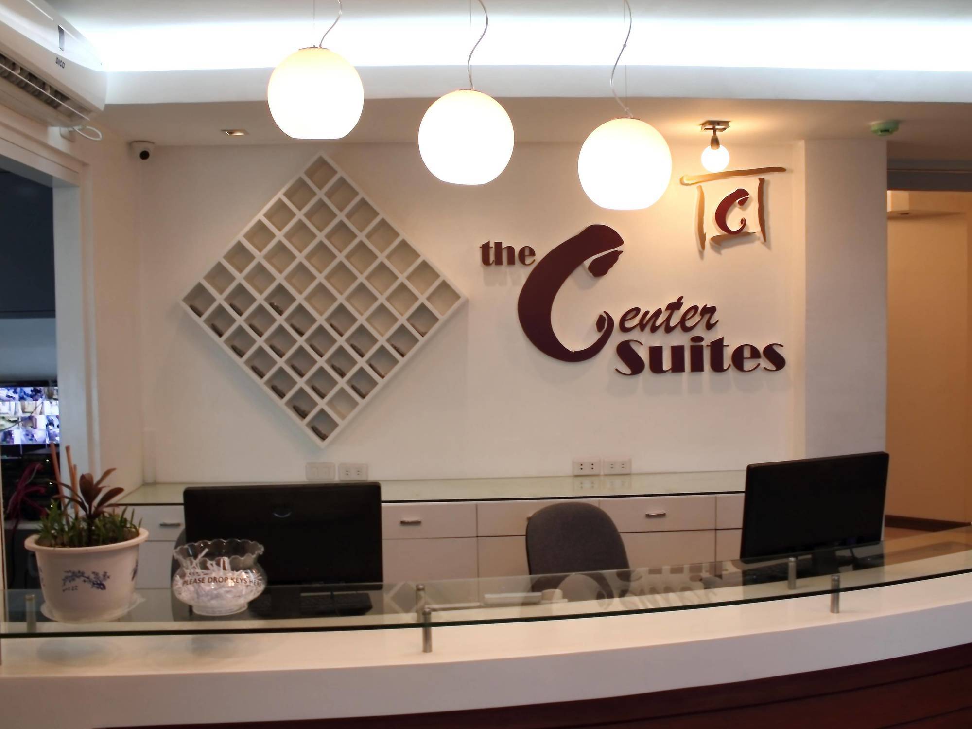 The Center Suites Cebu Bagian luar foto
